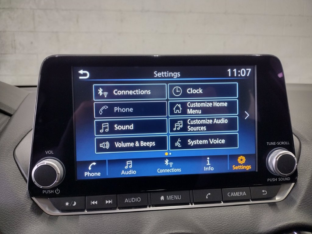 Used 2025 Nissan Sentra SR FWD image 28
