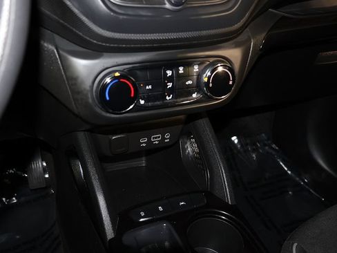 Used 2023 Chevrolet TrailBlazer LT FWD image 20