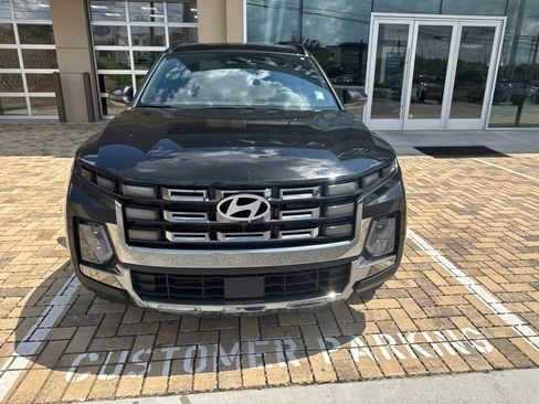 Used 2025 Hyundai Santa Cruz Limited AWD/4WD image 2