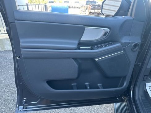 New 2025 Ford Expedition Active image 11