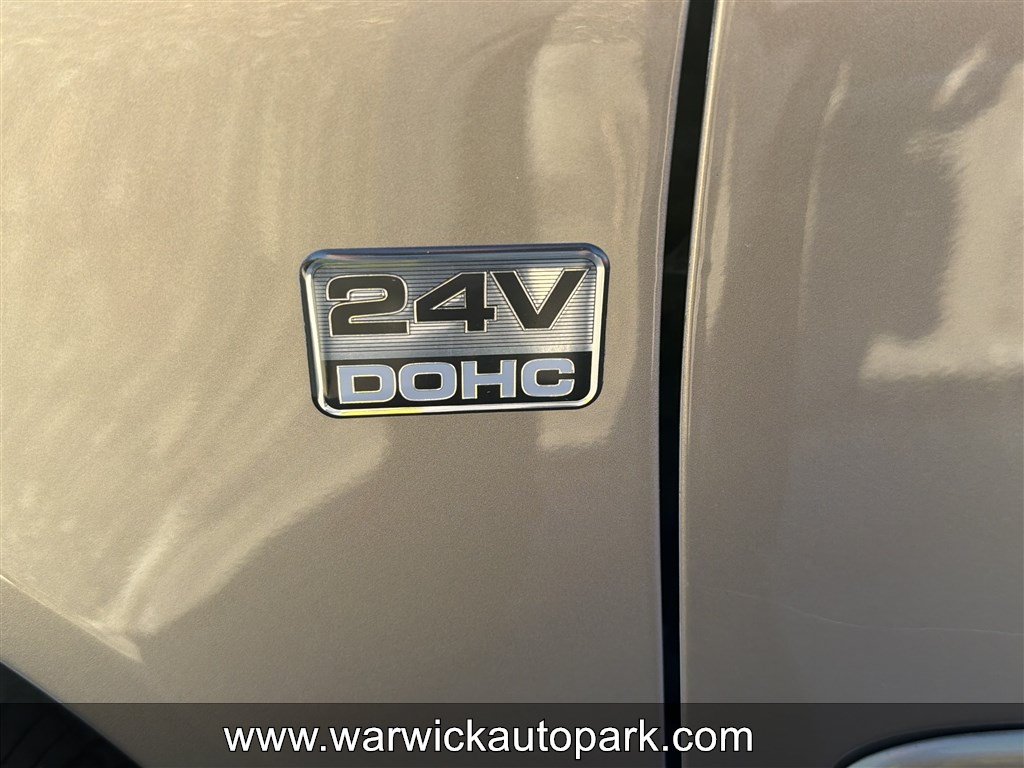 Used 2002 Ford Taurus SEL FWD image 4