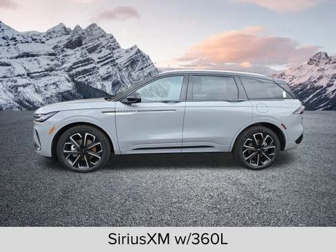 New 2026 Lincoln Nautilus Reserve image 4