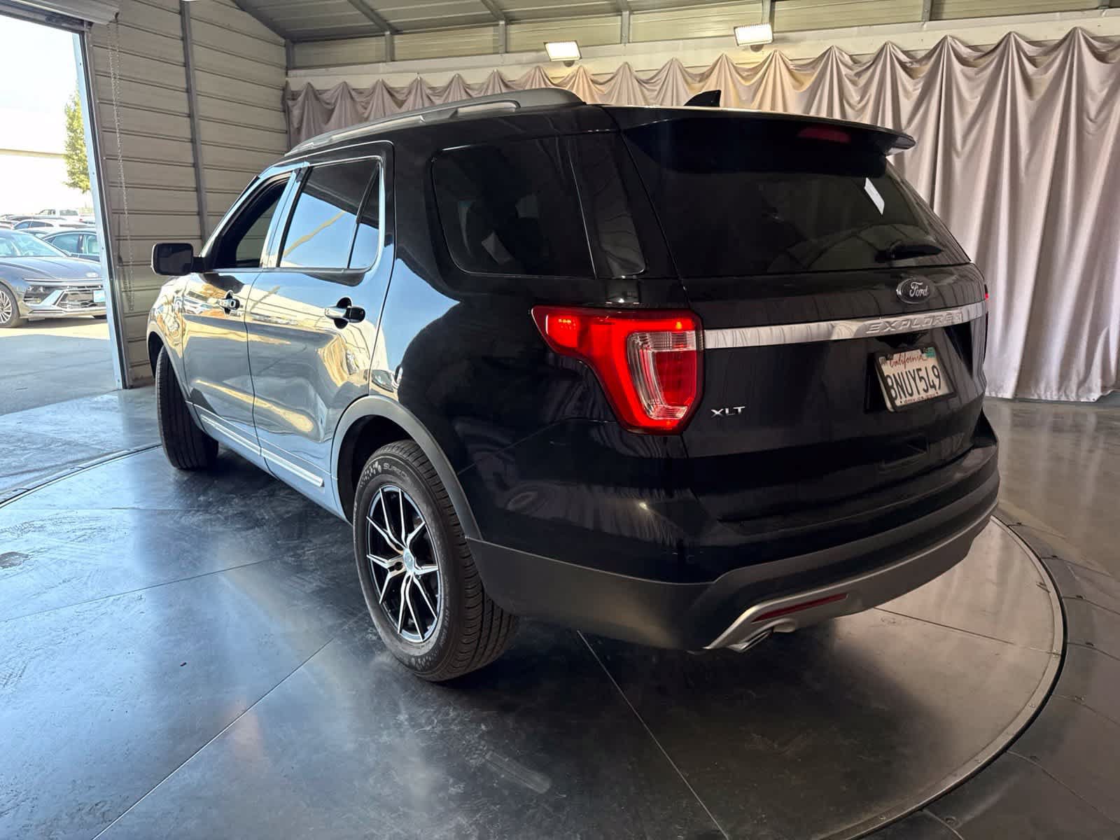 Used 2016 Ford Explorer XLT w/ Equipment Group 201A FWD image 7