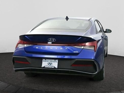 Used 2025 Hyundai Elantra SEL image 6