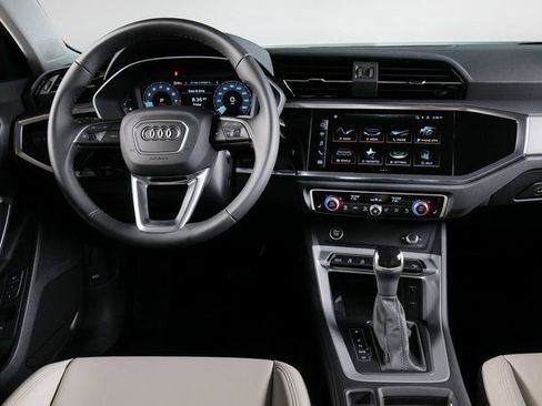 Used 2025 Audi Q3 2.0T Premium w/ Convenience Package AWD/4WD image 12