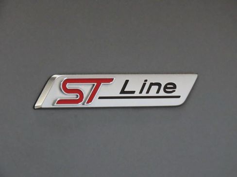 Used 2024 Ford Escape ST-Line w/ Cold Weather Package FWD image 6
