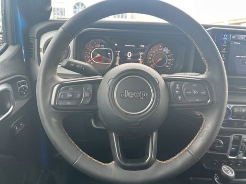 Used 2024 Jeep Gladiator Sport image 17