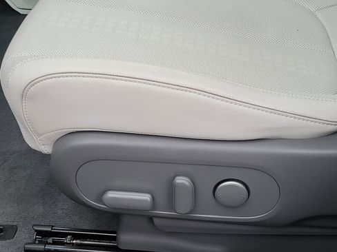 Certified 2023 Hyundai Ioniq 5 SEL w/ Cargo Package image 16