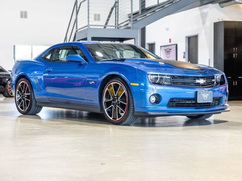 Used 2013 Chevrolet Camaro SS w/ Hot Wheels Special Edition RWD image 8