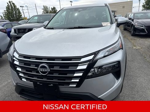 Certified 2025 Nissan Rogue SV AWD/4WD image 2