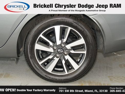 Used 2024 Nissan Versa SV FWD image 38
