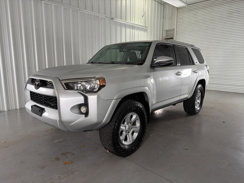 Used 2018 Toyota 4Runner SR5 Premium image 1