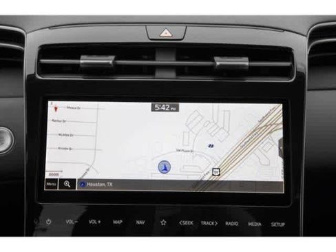 Used 2024 Hyundai Tucson Limited image 16