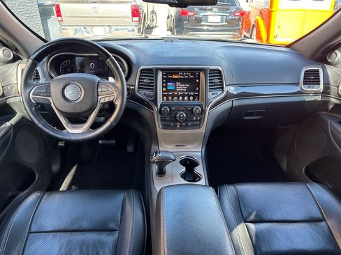 Used 2014 Jeep Grand Cherokee Overland w/ Advanced Technology Group AWD/4WD image 21
