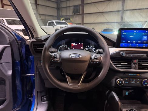 Used 2022 Ford Escape SE FWD image 30
