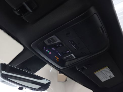 Used 2021 Chevrolet Blazer Premier w/ Driver Confidence II Package image 11