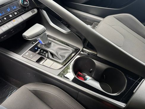 Certified 2025 Hyundai Elantra SEL FWD image 26