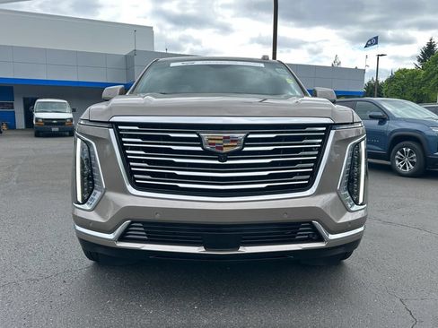 Certified 2025 Cadillac Escalade ESV Premium Luxury Platinum AWD/4WD image 9