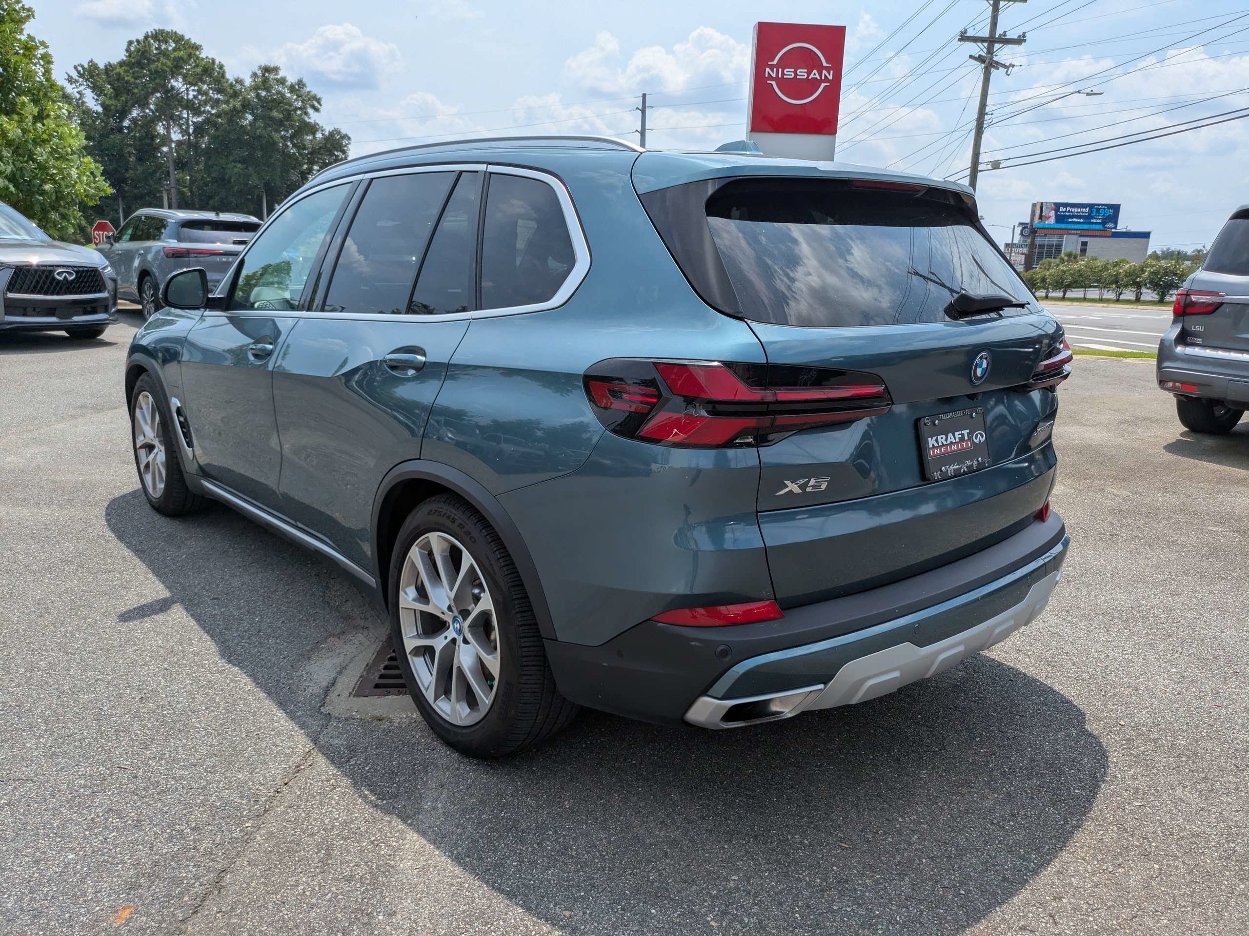 Used 2024 BMW X5 xDrive50e w/ Premium Package AWD/4WD image 6