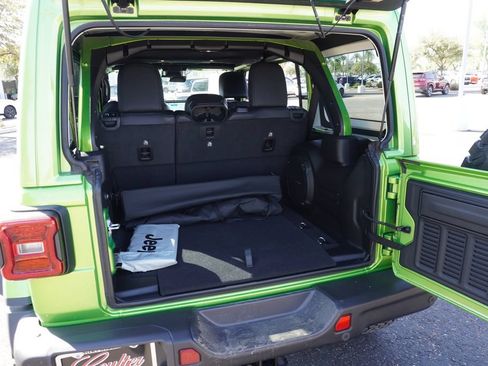 Used 2025 Jeep Wrangler Unlimited Rubicon AWD/4WD image 10