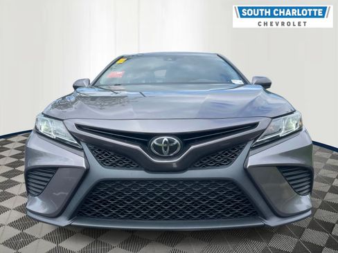 Used 2019 Toyota Camry SE FWD image 2