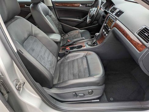 Used 2013 Volkswagen Passat 2.5 SEL Premium image 22