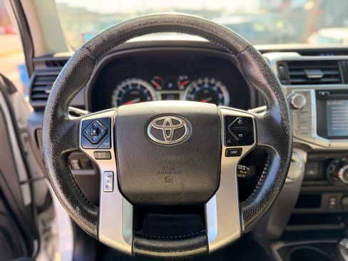 Used 2014 Toyota 4Runner SR5 image 10