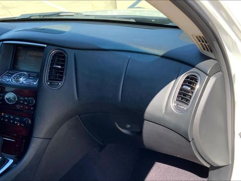 Used 2017 INFINITI QX50 Journey w/ Premium Package image 19