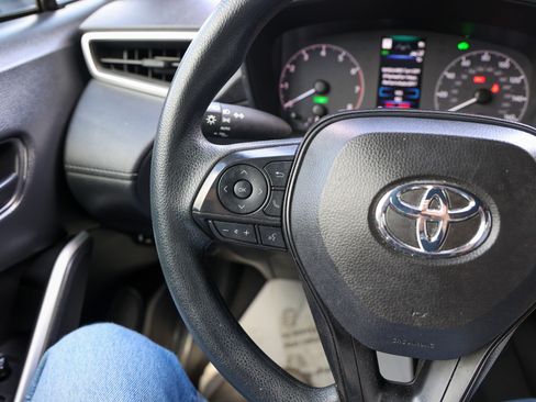 Used 2024 Toyota Corolla Cross AWD Hybrid image 13