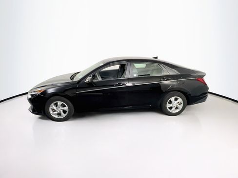 Used 2022 Hyundai Elantra SE w/ Cargo Package image 8