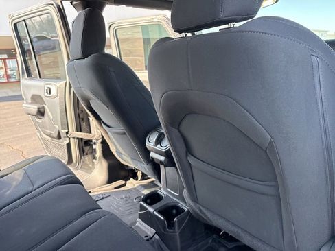 Used 2022 Jeep Wrangler Unlimited Sport image 27