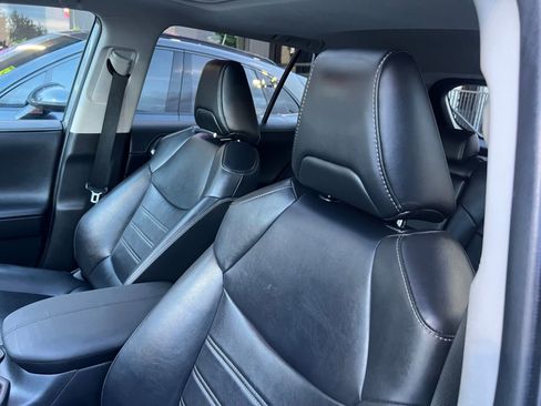 Used 2020 Toyota RAV4 Limited image 28