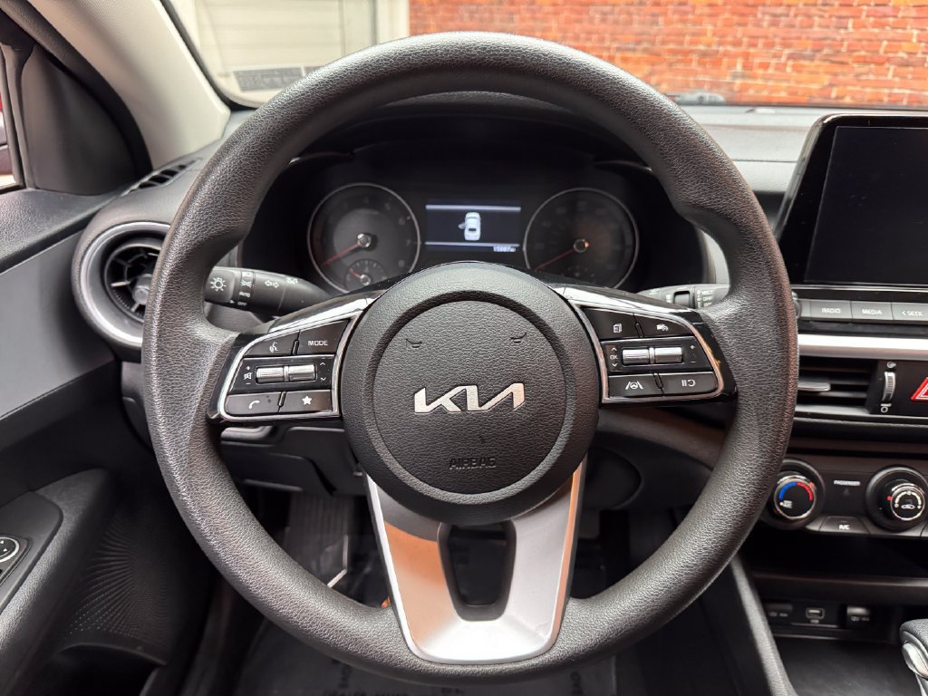 Used 2023 Kia Forte LXS w/ LXS Technology Package FWD image 13