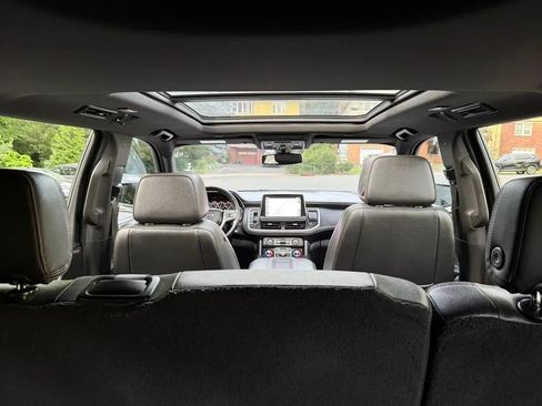 Used 2021 Chevrolet Suburban RST RWD image 31