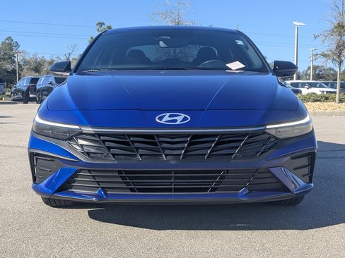 Used 2025 Hyundai Elantra Sport image 3