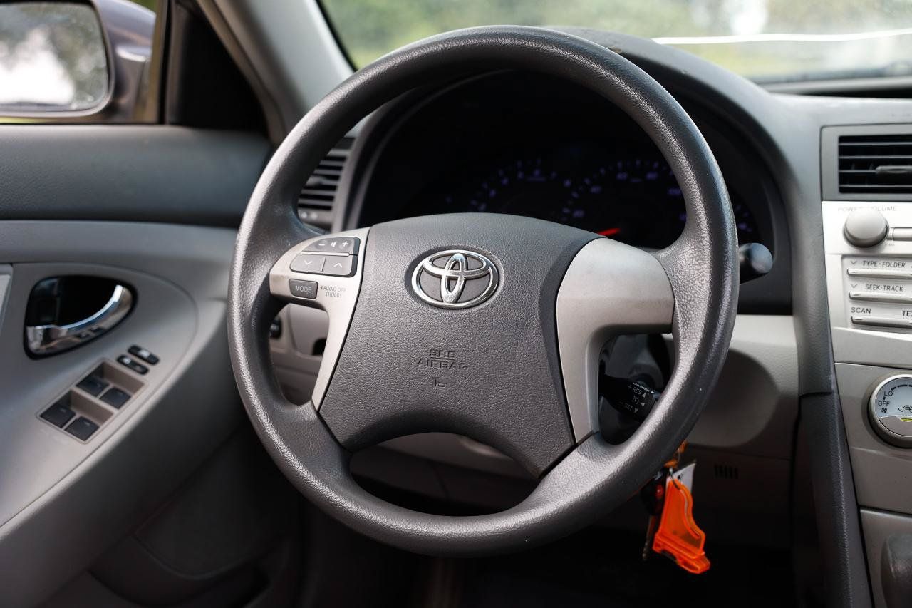 Used 2011 Toyota Camry LE FWD image 25