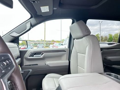 New 2026 Chevrolet Silverado 1500 LTZ w/ LTZ Premium Package AWD/4WD image 28