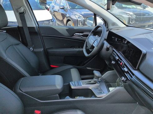 New 2026 Kia Sportage EX FWD image 7
