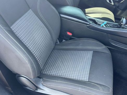 Used 2021 Dodge Challenger SXT w/ Driver Convenience Group RWD image 23
