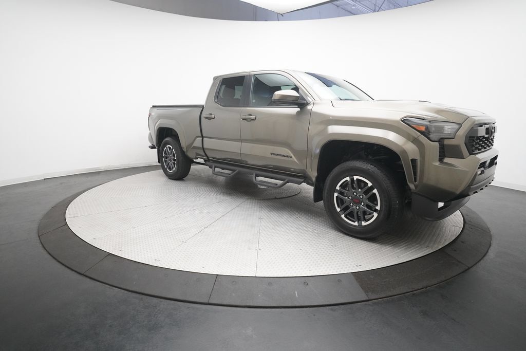 Used 2025 Toyota Tacoma TRD Sport AWD/4WD image 34