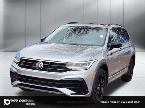 Used 2022 Volkswagen Tiguan SE R-Line image 22