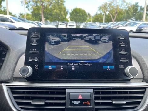 Used 2020 Honda Accord EX image 11
