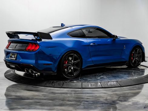Used 2021 Ford Mustang Shelby GT500 w/ Carbon Fiber Track Pack image 14
