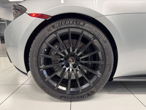 Used 2018 McLaren 570S image 14
