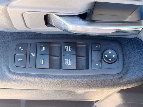 Used 2024 RAM 1500 Classic SLT AWD/4WD image 17