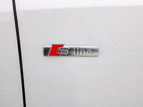 New 2025 Audi Q3 2.0T Premium image 7