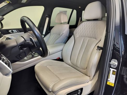 Used 2022 BMW X5 sDrive40i w/ M Sport Package RWD image 8