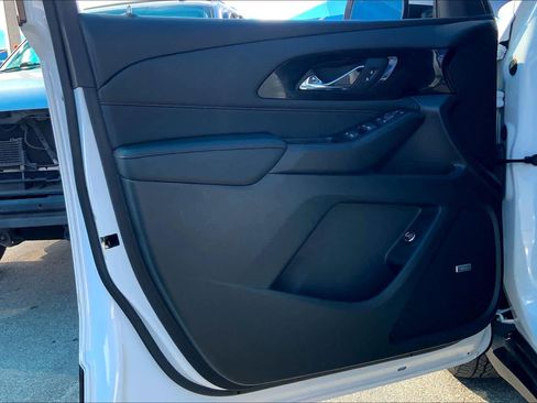 Certified 2023 Chevrolet Traverse RS image 21