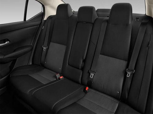 Used 2023 Nissan Sentra SV FWD image 11