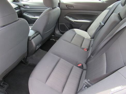 Used 2024 Nissan Altima 2.5 SV FWD image 15